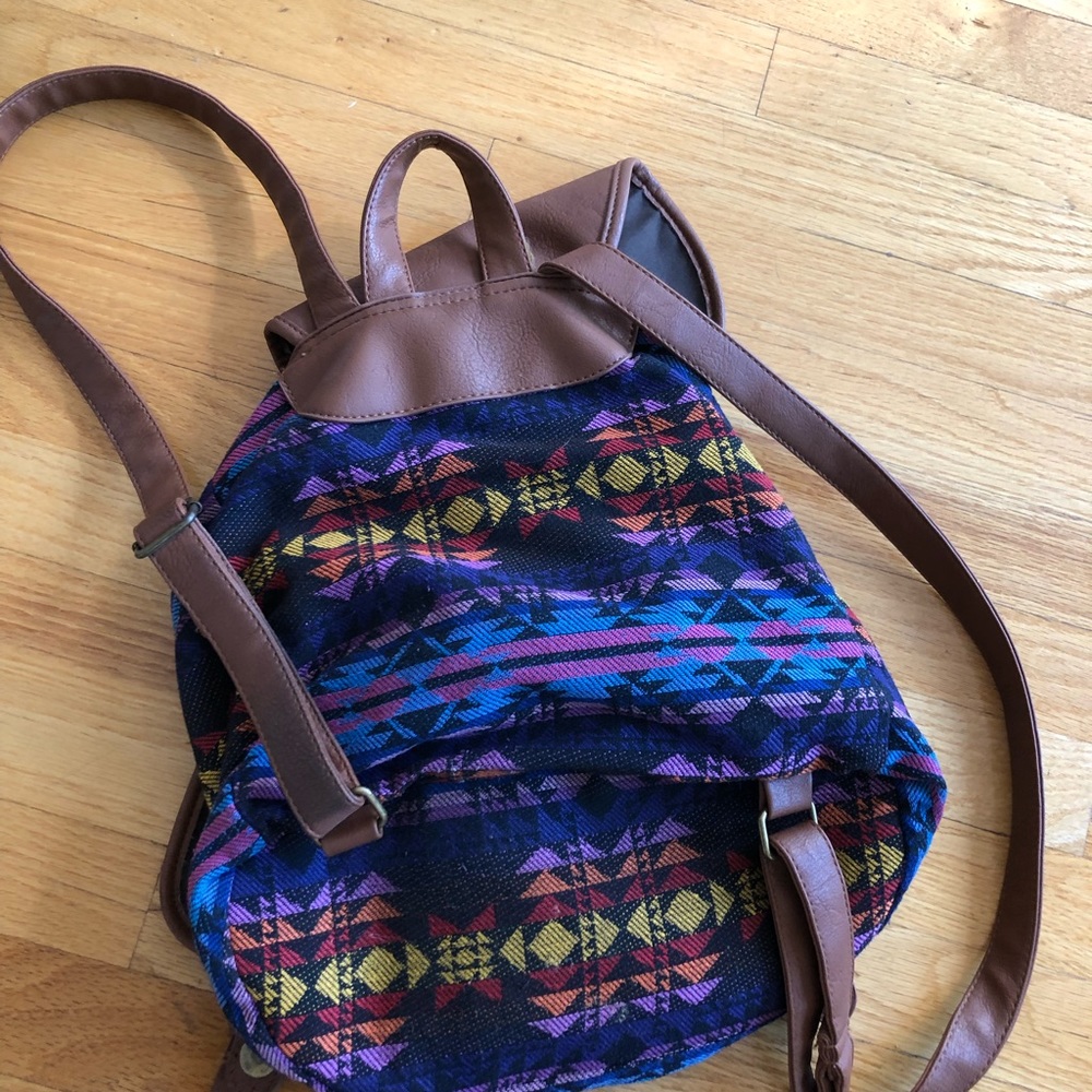 Chevron print backpack - Picture 2 of 2